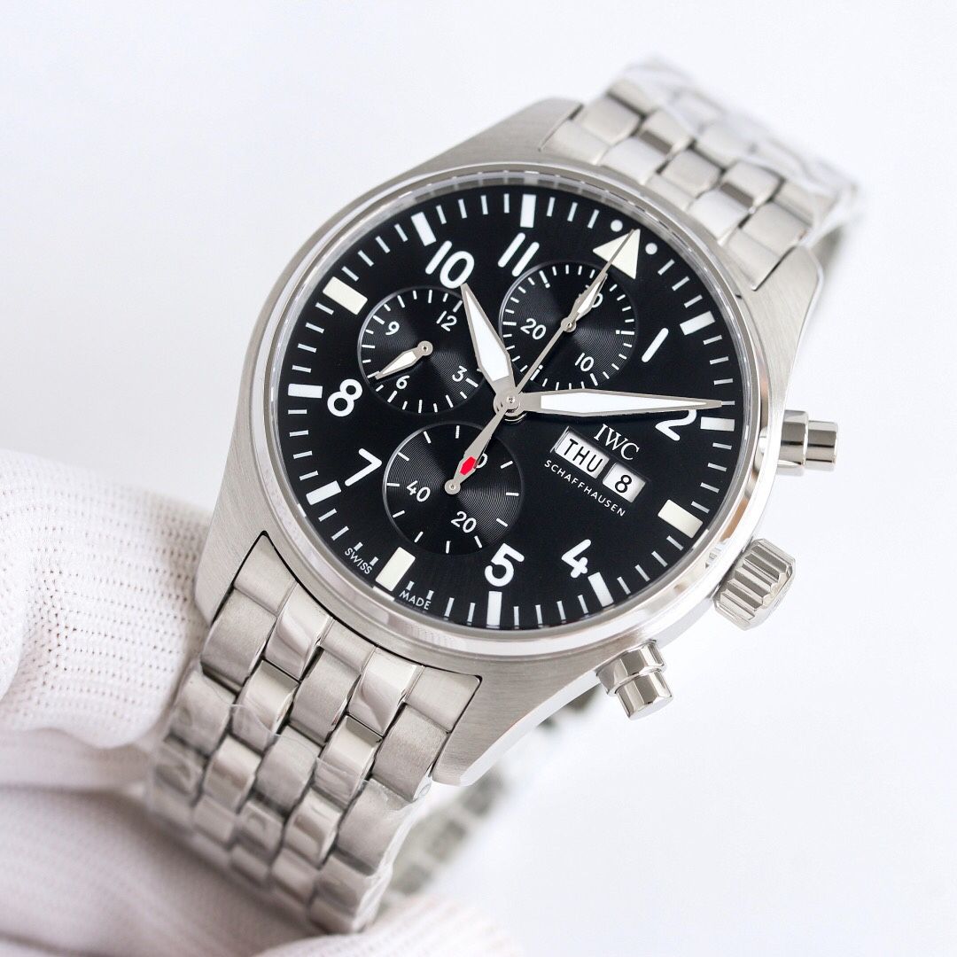 A classic all-match watch for men