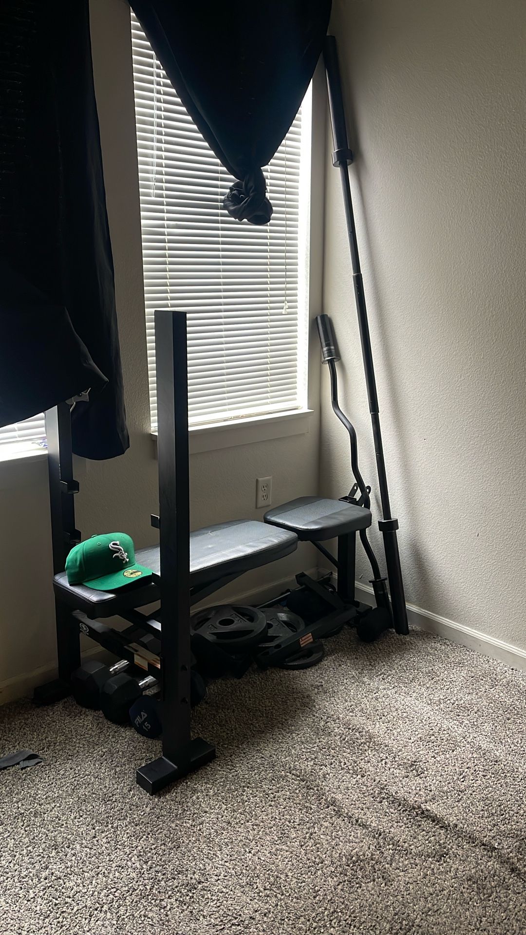 Weight Set W/ Easy Curl Bar