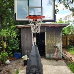 Spalding Basketball Hoop