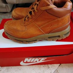 Nike Boots 