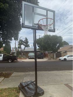 Basketball hoop