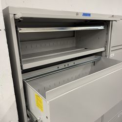 Filing Cabinets 