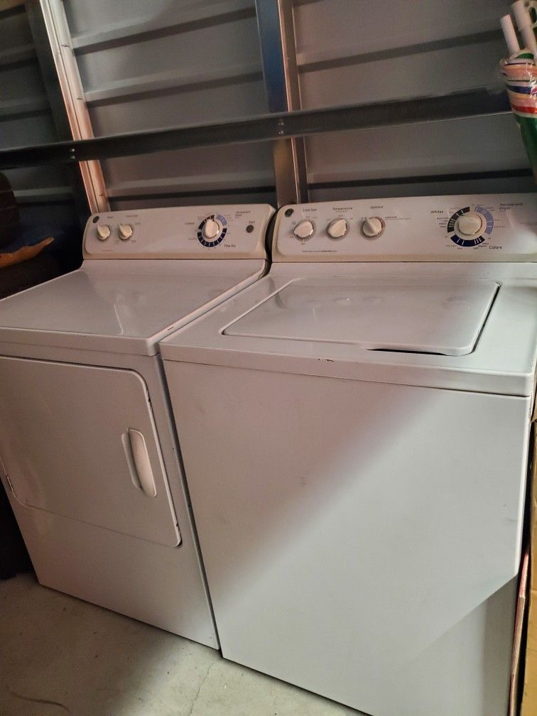 General Electric Washer And Dryer Set