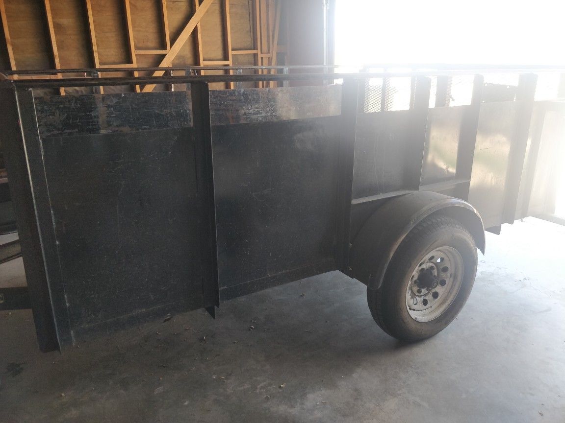 Trailer single axle semi enclosed