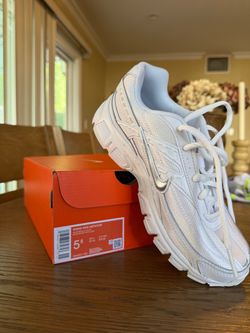 Nike Initiator Women’s 5.5