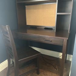 Desk With Chair 