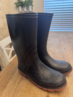 Rain boots Boys Size 4