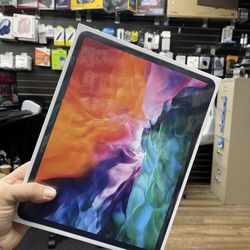 iPad Pro 11” Available 256gb