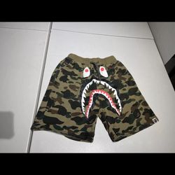 A Bathing Ape Shorts Men’s Large BAPE Camo Shark Sweat Green Camouflage Cotton