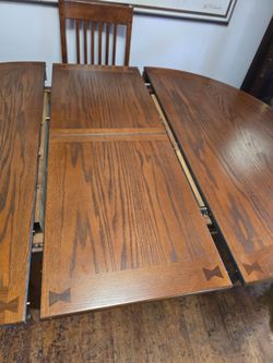 Pub Table w/4 chairs