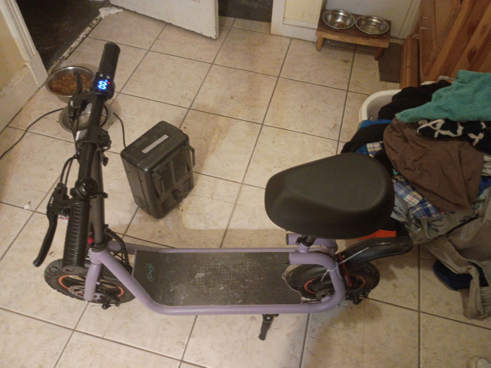 MIHOVER 450W Electric Scooter with Seat, Commuter Electric Scooter for Adult with Basket & Free Phone Holder & Steel Cable Lock & Inner Tube- up to 21