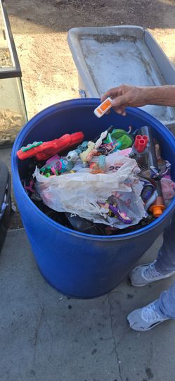 Free toys at 3025 lashbrook ave EL MONTE