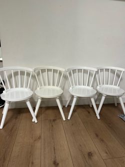 Set of 4 White Windsor Chairs (Kids)