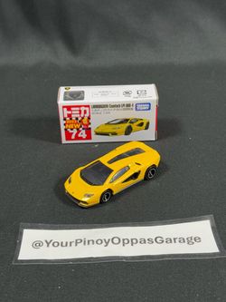 1/64 Takara Tomy Tomica #74 - Yellow Lamborghini Countach LPI 800-4 (2022)
