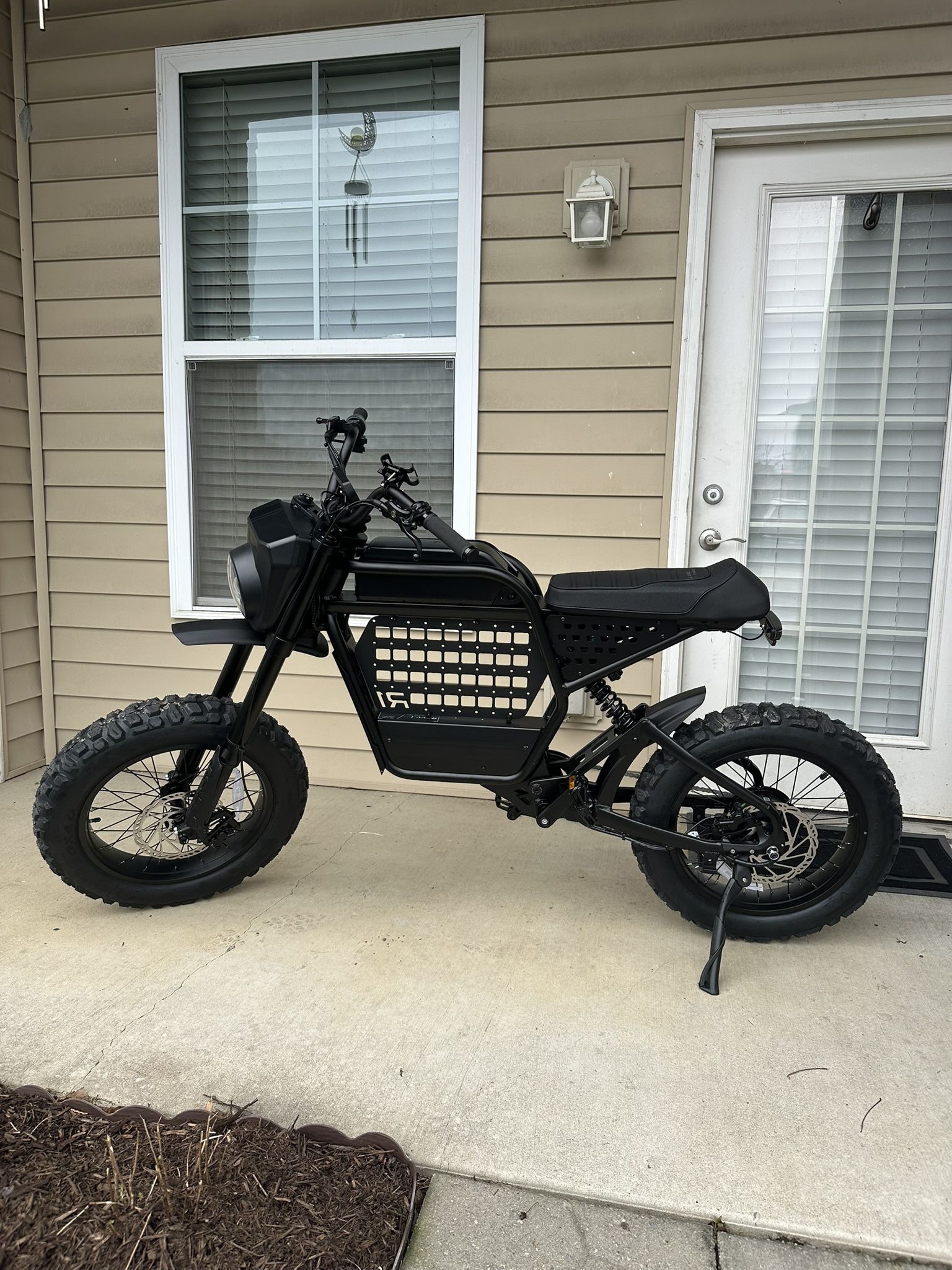 Revv 1 DRT – Dual Battery Setup – 52V 40Ah total – 40+ Mile Range