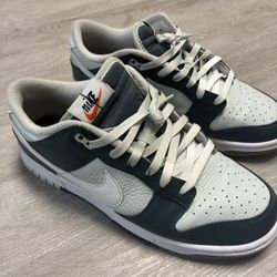 Nike Dunks 