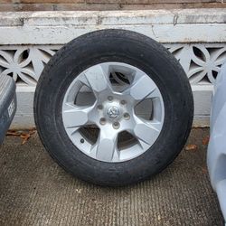 Selling a set Dodge Ram 18 inch aluminum rims 6X139 