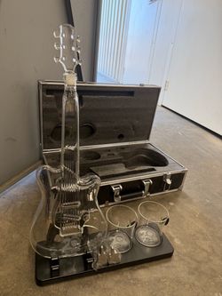 Hard Rock Hollywood 20th Anniversary Guitar Whiskey Decanter Set New