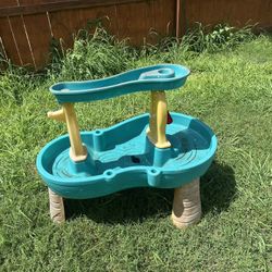 Step 2 Kids Play Table Water/mud/sand