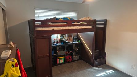 Bunk bed