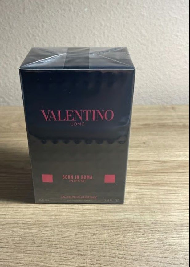 Valentino Born In Romo Intense Eau De Parfum