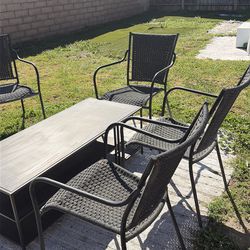 Metal Table with 4 chairs