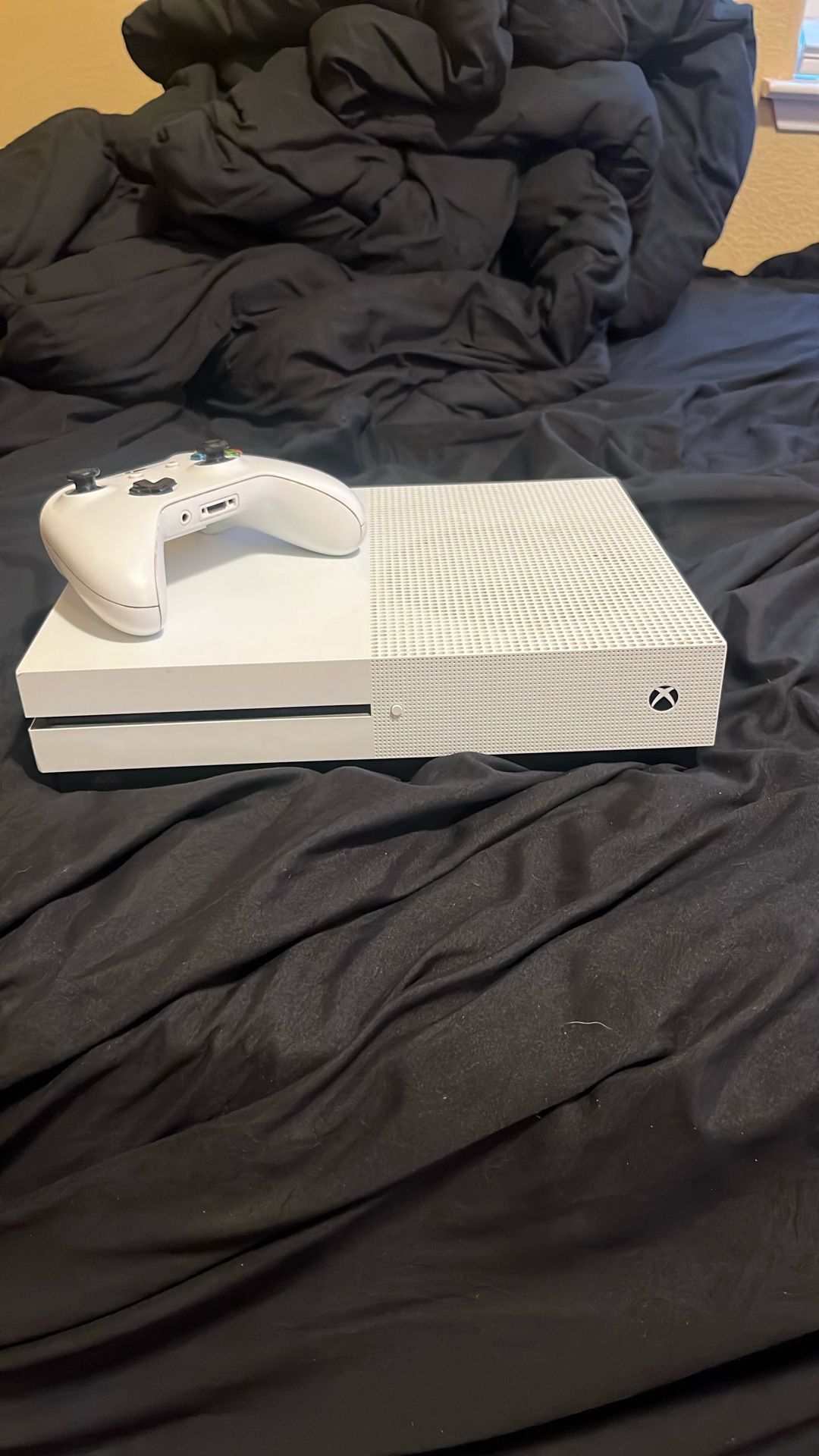 Xbox One X 