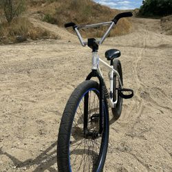 White Street Co With Blue Sticker kit 