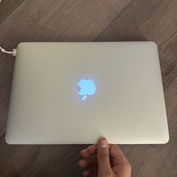 Macbook air 13 inch 2015