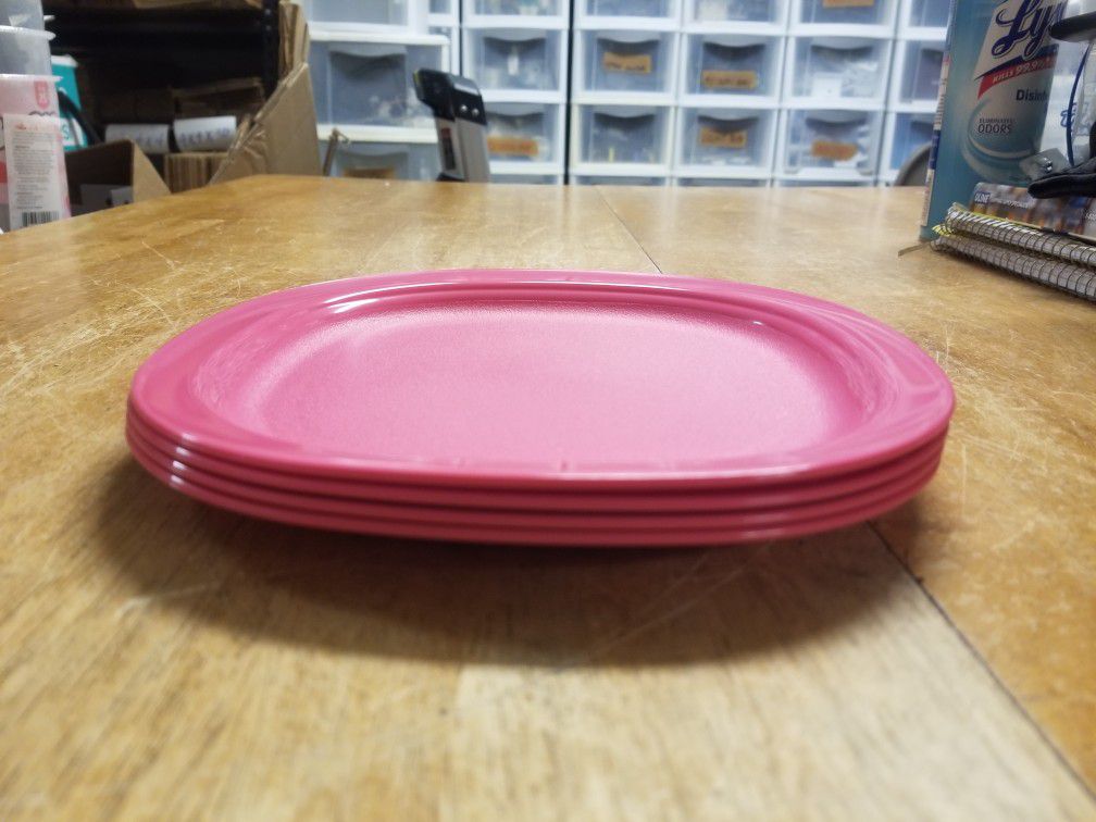 Tupperware Legacy Plates 4 Piece for Sale in Fort Myers, FL - OfferUp