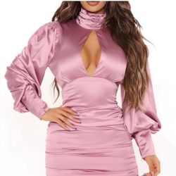 FASHION NOVA- NWT- Size Large  Elegant Mauve Satin Dress