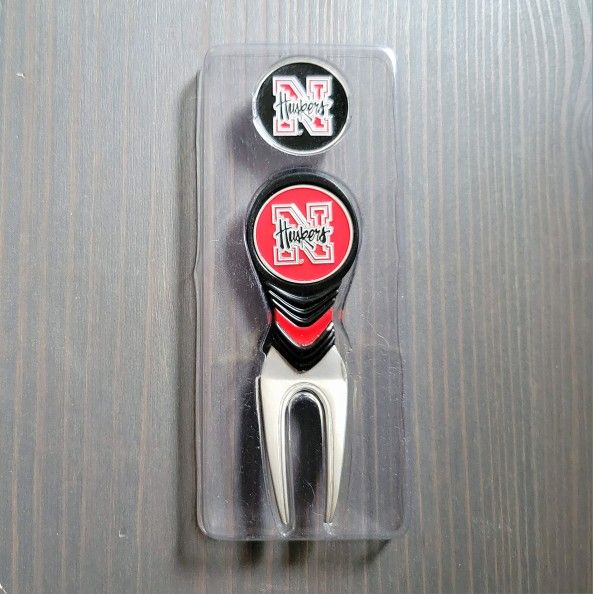 Nebraska Cornhuskers CVX Repair Tool & Marker Classic '80s Logo Great condition