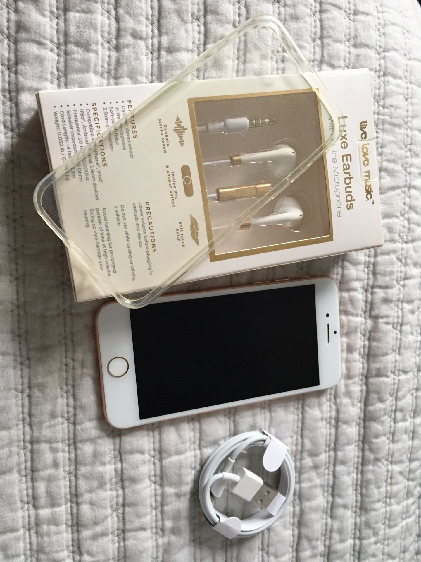 iPhone 8! Rose ! Unlocked! Earphones and case free!!