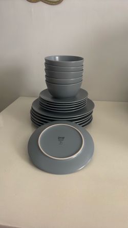 Dish set (IKEA)