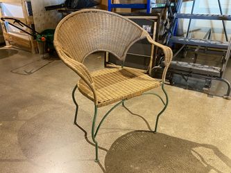Green Metal Frame Wicker Patio Chair