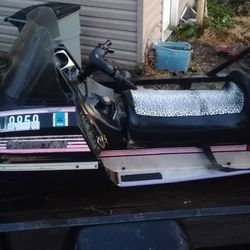 Arctic Cat 440 Snowmobile