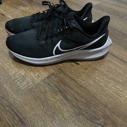 Nike Men's Pegasus 40 Road Running Shoes in Black, Size: 12.5