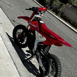 2023 HONDA CRF E2