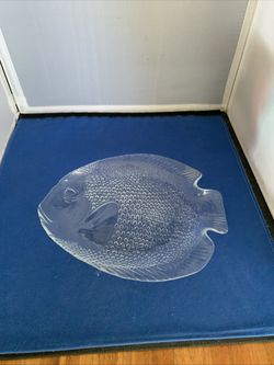Vintage Arcoroc France "Poisson" clear glass fish-shaped platter.  Brand: Arcoroc Pattern: Poisson C