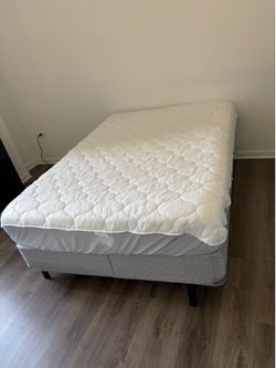 Clean queen mattress