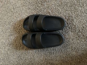 PINK Sandals Size Medium 