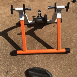 Indoor Magnetic Bike Trainer 