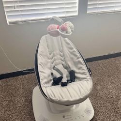 4moms MamaRoo Multi-Motion Baby Swing, with 5 Unique Motions, Grey