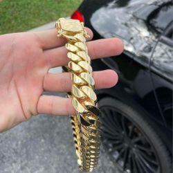 24MM Cuban Link Chain 14k Gold Plated Doesn't Loses Color 