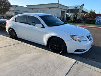 2011 CHRYSLER 200