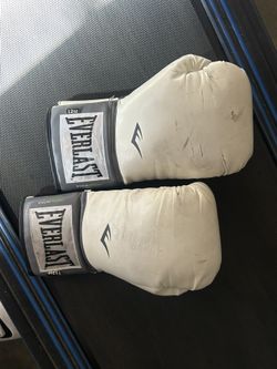 Boxing Gloves. MMA GLOVES