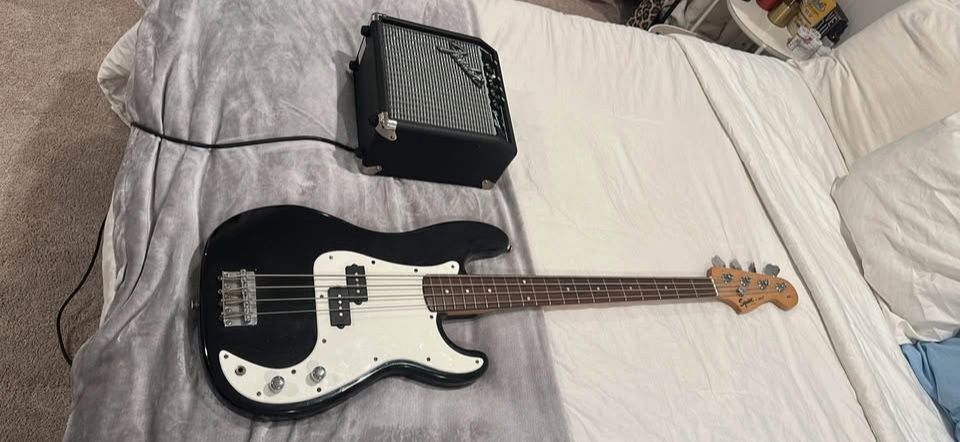 Fender P-Bass And Frontman 10G Bass Amp