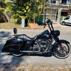 2021 Harley Davidson Road King Special
