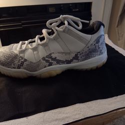 Jordan 11 Retro Low Top Snake Light