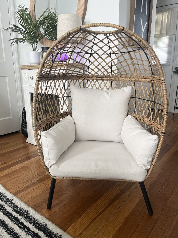 egg chair